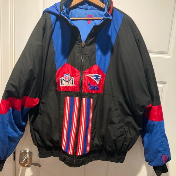 New England Patriots reversible, winter jacket, from Gillette Stadium - Picture 3 of 5